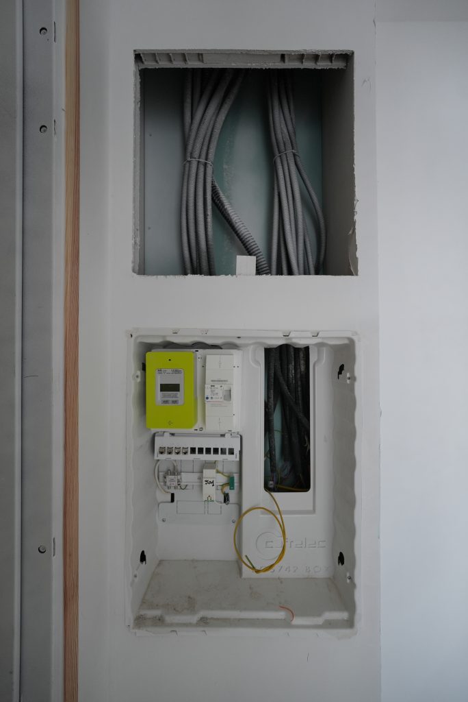 FX303776